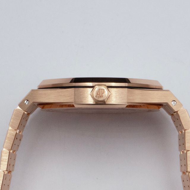 Audemars Piguet Royal Oak 15400OR.OO.1220OR.02 Image 4